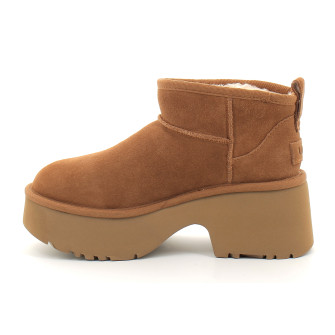 Botte pour femme Classic Ultra Mini New Heights chestnut 1158311-che